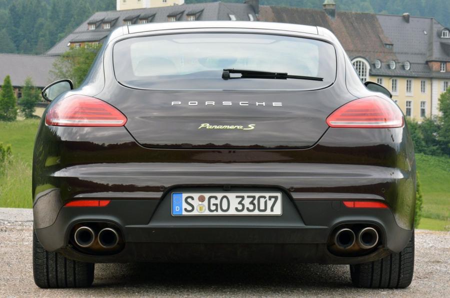  Porsche Panamera S E-Hybrid 2014 года  (фото 39 из 50)